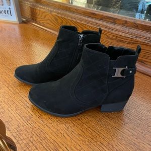 Liz Claiborne Black Ankle Booties